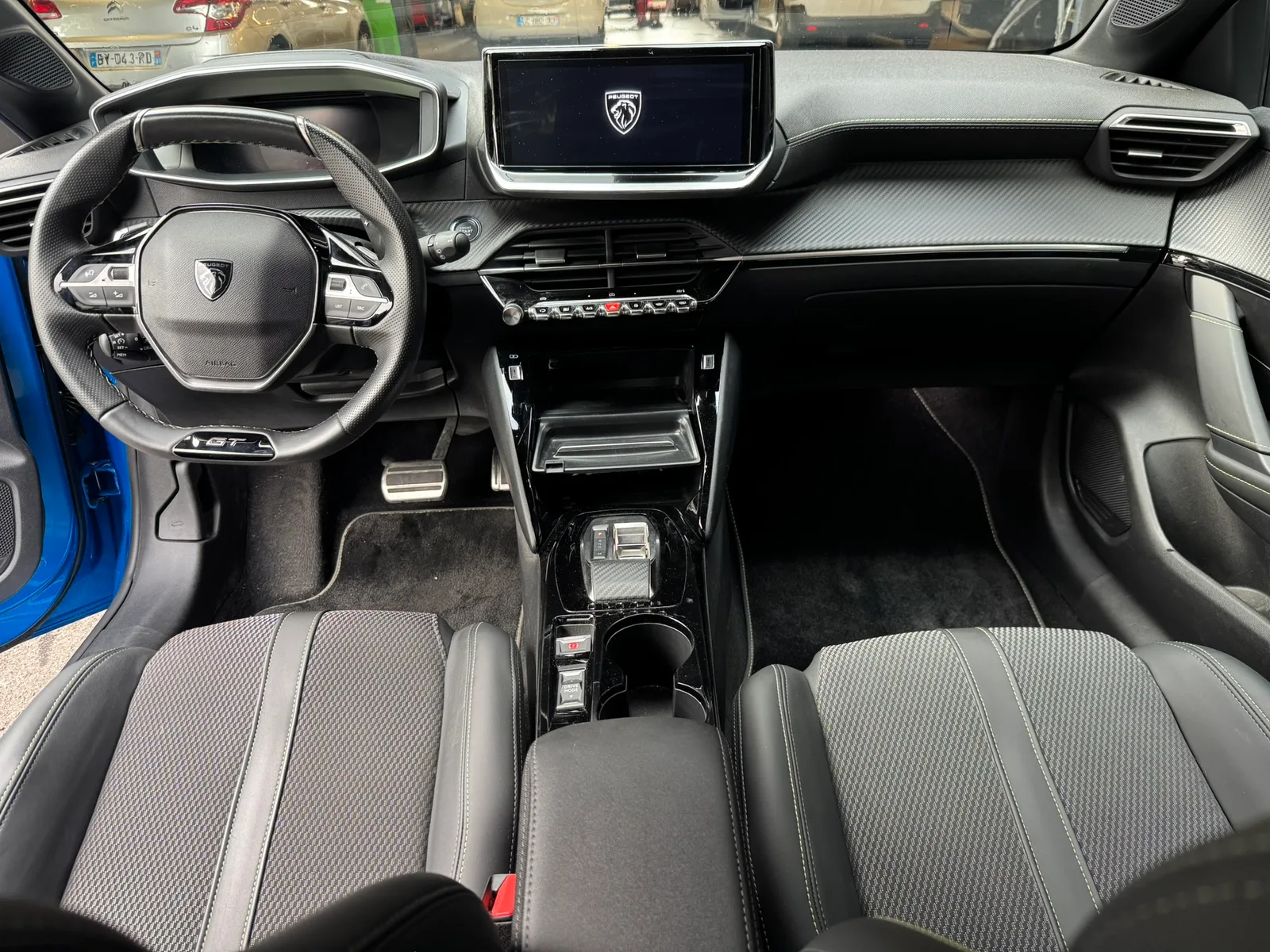 Peugeot 208 GT Hybride - Photo 12