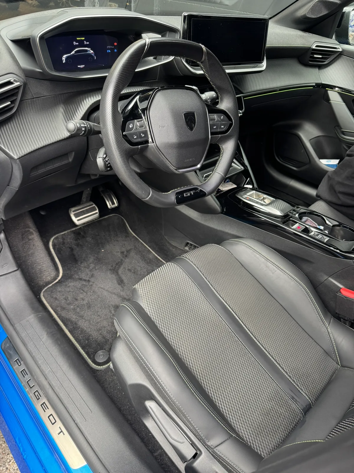 Peugeot 208 GT Hybride - Photo 14