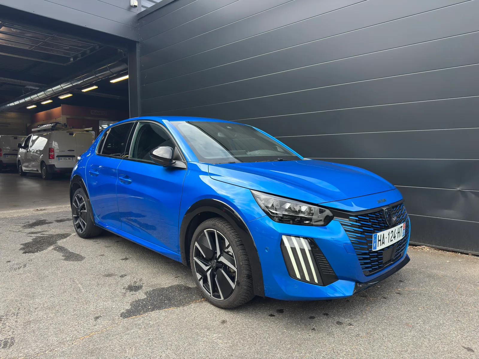 Peugeot 208 GT Hybride - Photo 7