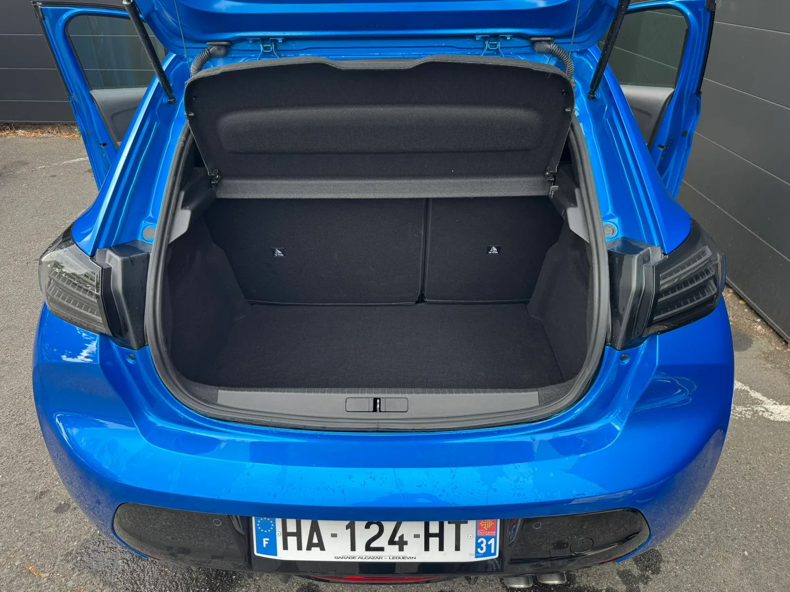 Peugeot 208 GT Hybride - Photo 9